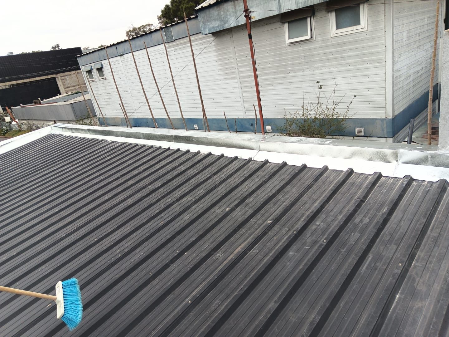 Zingueria en Techo de Chapa Trapezoidal - D&L Construcciones