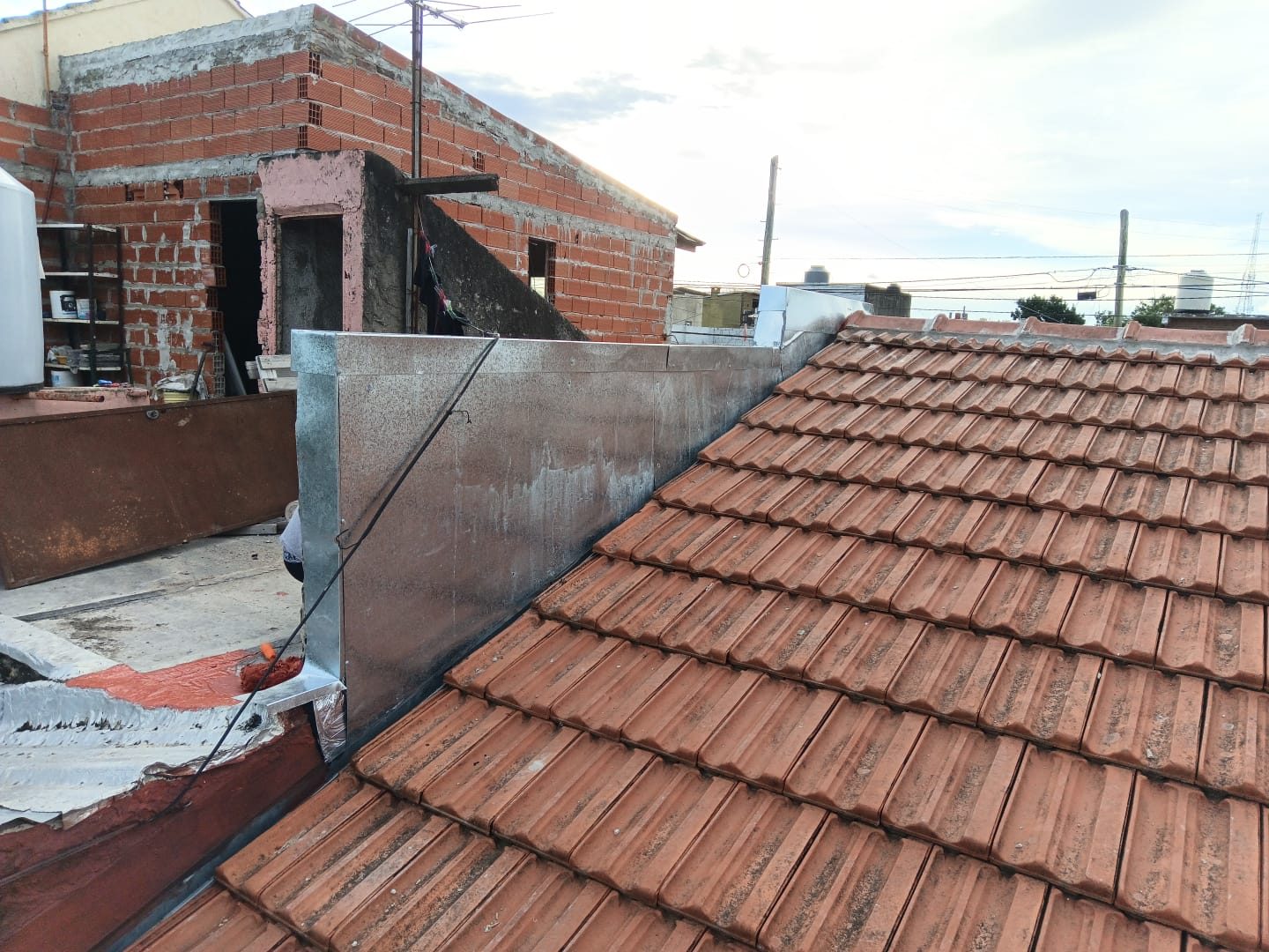 Reparación de Techo de Teja Francesa - D&L Construcciones