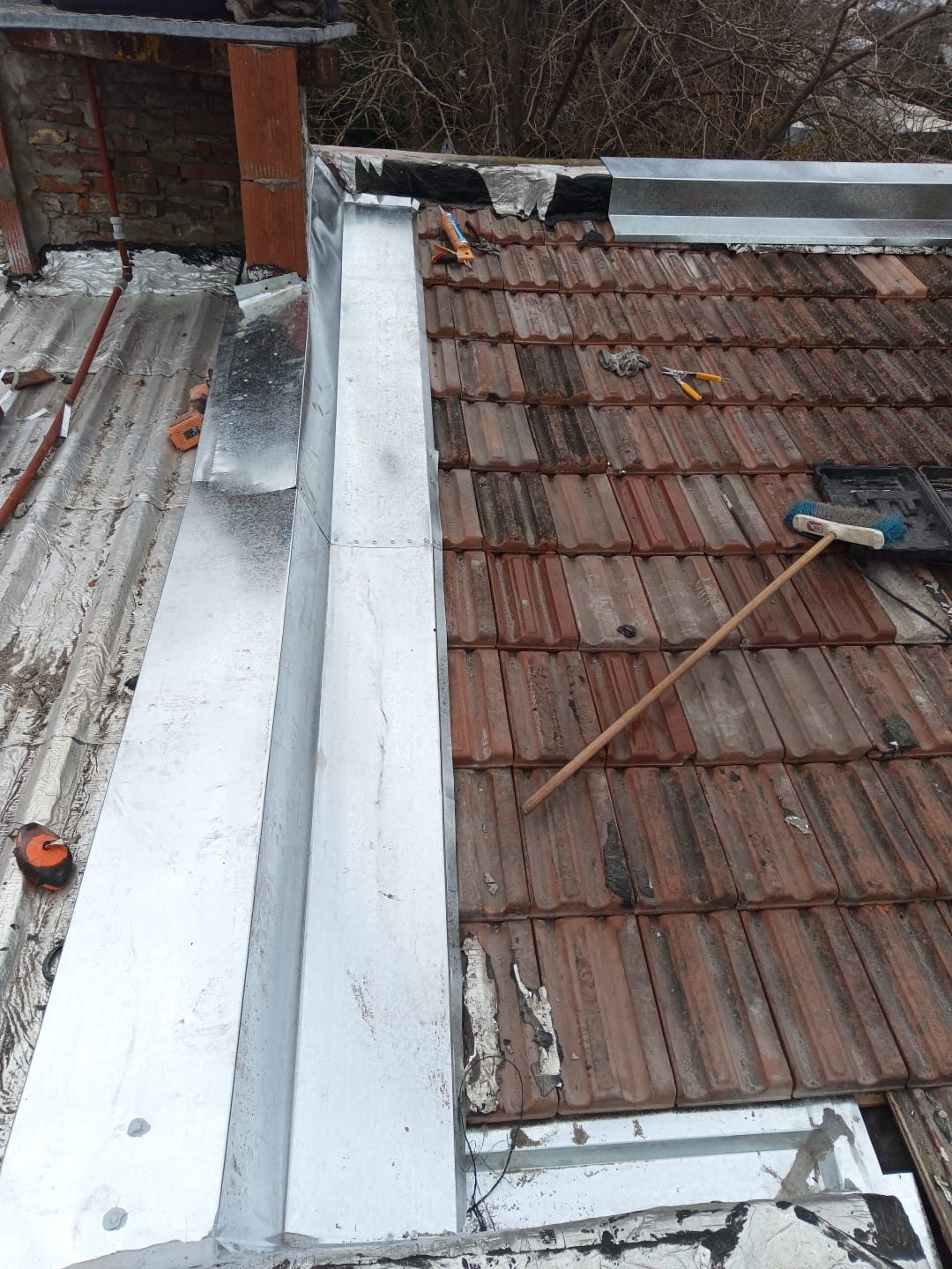 Zingueria en Medinera de Teja Francesa - D&L Construcciones